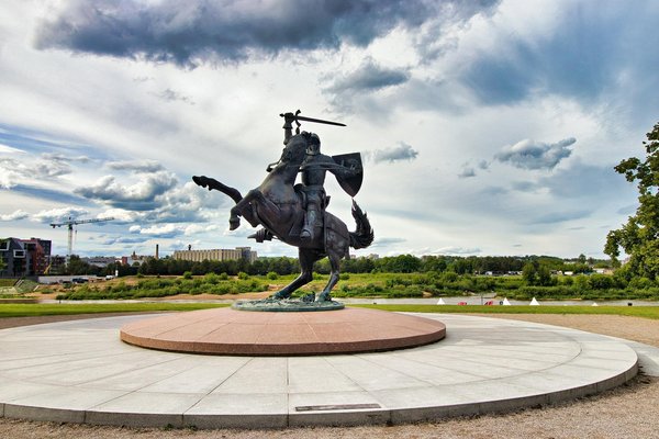 Guide Ultime pour Explorer les Îles Lofoten : Conseils Essentiels pour une Randonnée Inoubliable en Norvège